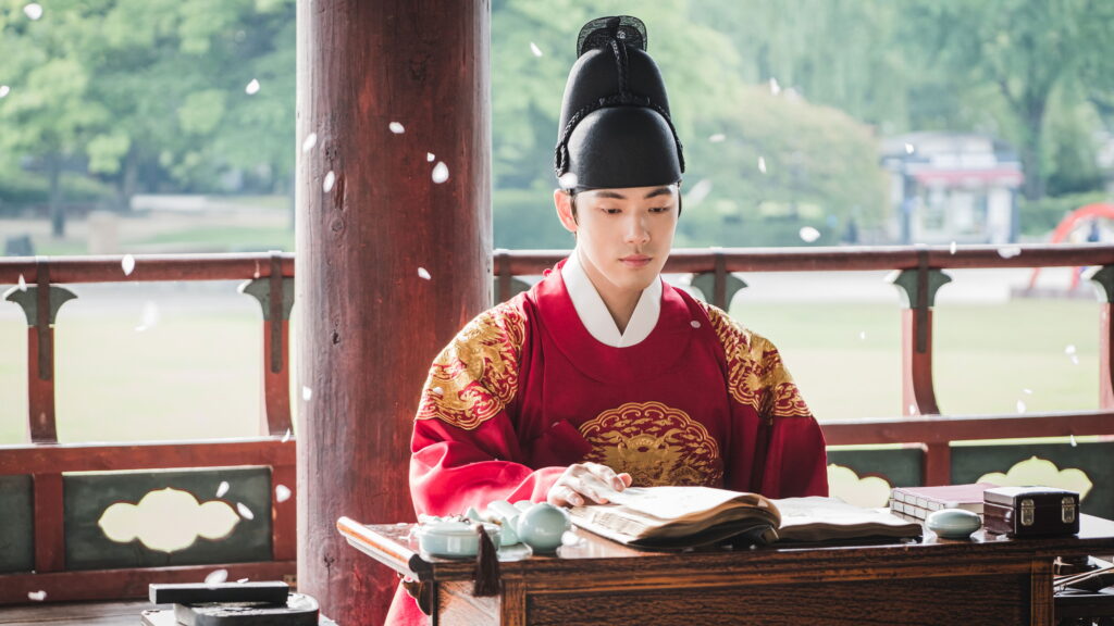 Mr. Queen Episode 01