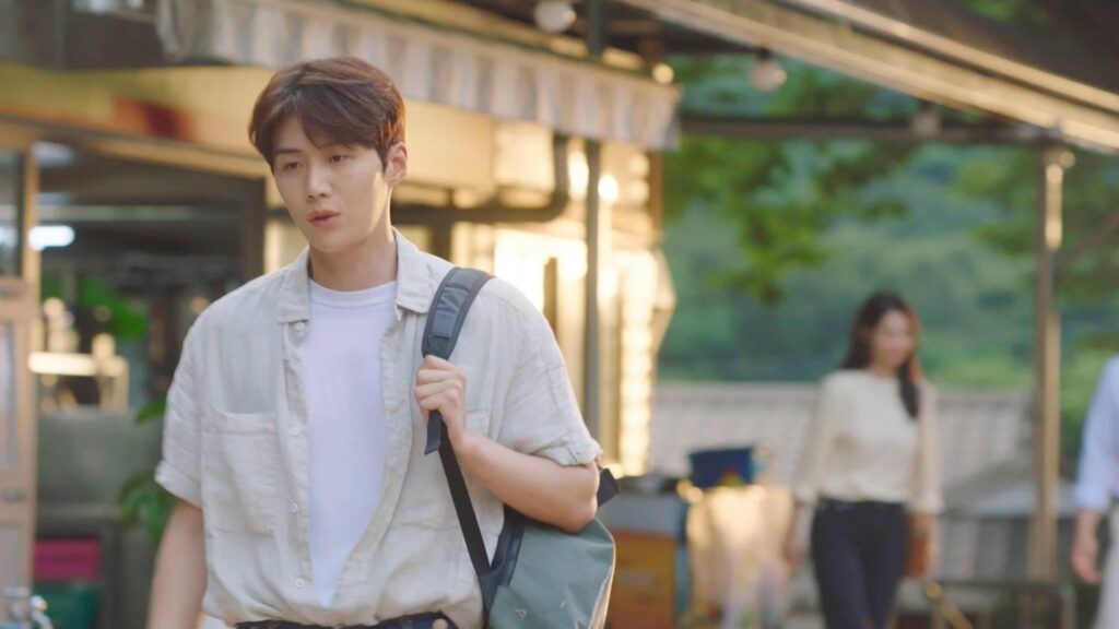Hometown Cha-Cha-Cha Episode 08