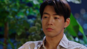 One the Woman Episode 6 Mi Na’s Tablet Preview Still