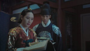 Under the Queen’s Umbrella Episode 13 Episode 13 Preview Still
