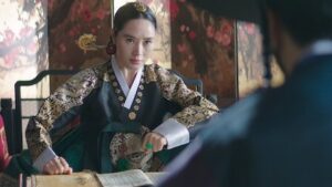 Under the Queen’s Umbrella Episode 7 Episode 7 Preview Still