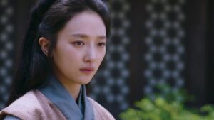 Moon in the Day Episode 1 Young-hwa Saves Jun-o Preview Still
