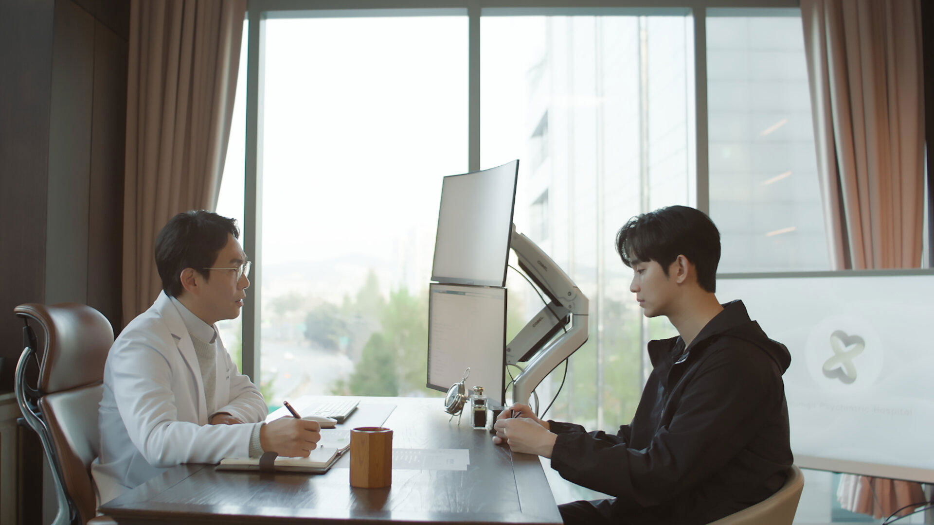 Watch Queen of Tears Ep 01 Eng Sub