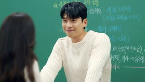 The Midnight Romance in Hagwon Episode 8 Can You Not Fall For Joon-ho? Preview Still