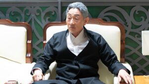 Buried Hearts Episode 2 Dongju, Taken Out by Attackers After Securing Slush Funds Preview Still