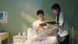 Love Story in the 1970s Episode 2 Fei Ni Buys a Media Player for Fang Mu Yang Preview Still